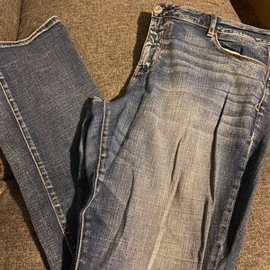 American Eagle Medium Wash Jean